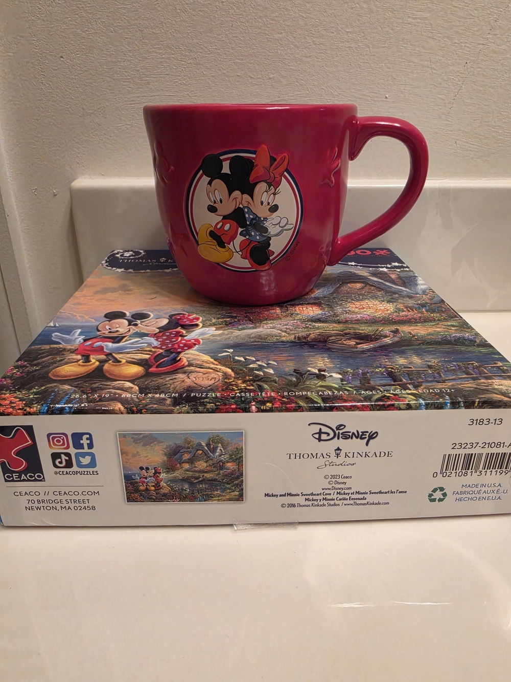 Disney Minnie & Mickey Red Ceramic Mug/ Puzzle